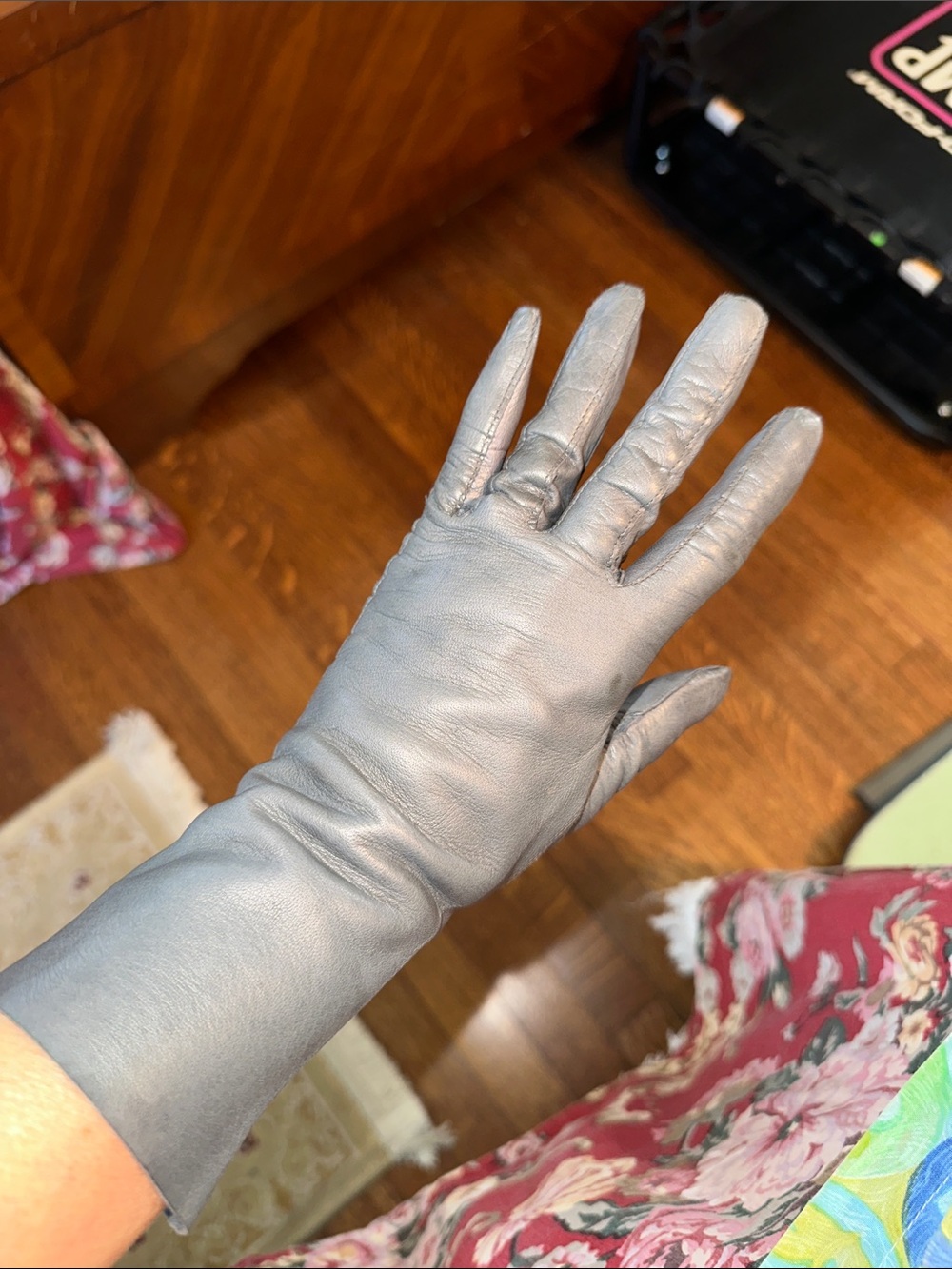 Vintage Gray Leather Wrist Gloves